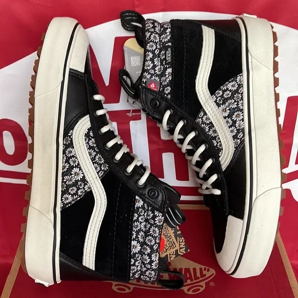 Vans WMNS Sk8-Hi Mte-2
Black Floral
VNOA5HZZF2B
boots sneakers - Picture 12 of 16